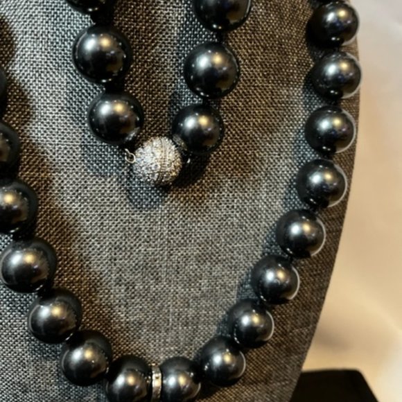 Vintage Dark Gray Pearl Necklace and Bracelet Set - Picture 2 of 4